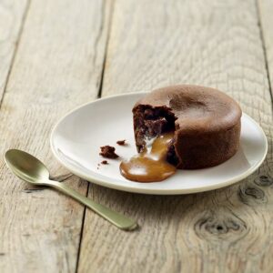 Petit Gâteau de Chocolate de Caramelo e Sal de Guérande - Traiteur de Paris
